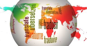 Übersetzer befürchten, dass die neuen Übersetzungstools, die mit der Digitalisierung eingezogen sind, ihnen die Lebensgrundlage entziehen könnten.