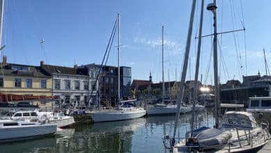 Wirtschaftsstandort Stralsund - Arbeiten am Hafen, oder den Feierabend verbringen. Foto: ARKM.media